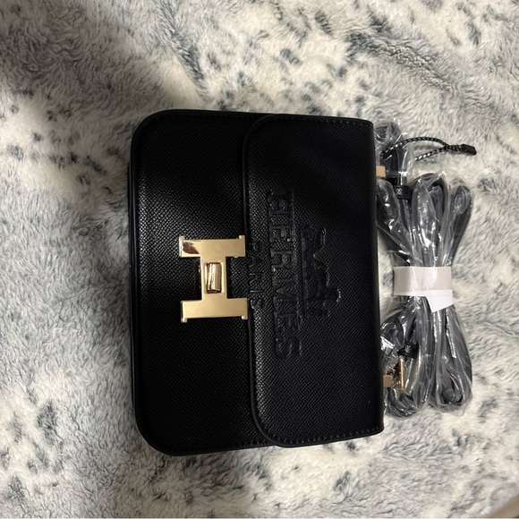Hermes Black Crossbody Bag with Gold Accent - Picture 1 of 5